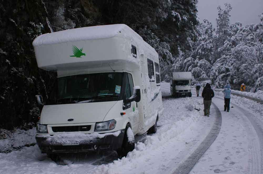 Nueva Zelanda - carretera nevada - autocaravana